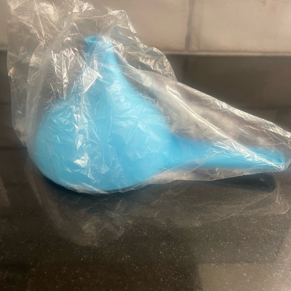 Tupperware Blue Funnel - Picture 8 of 9